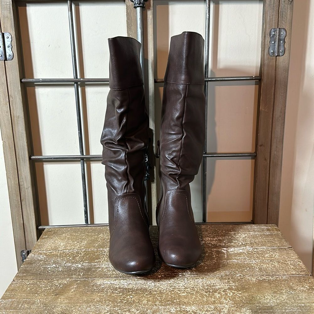 Boots new size 8.5